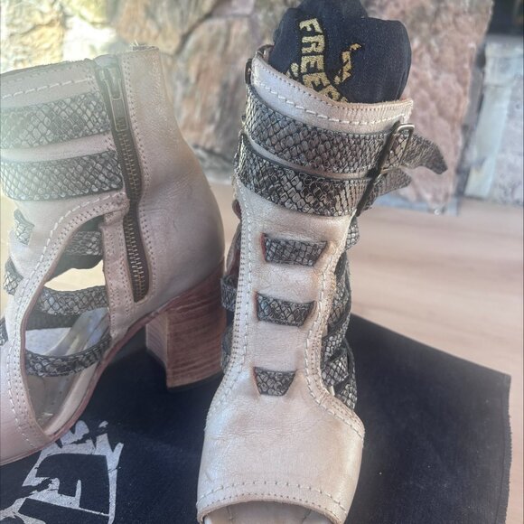 Freebird Tiara - Picture 2 of 5